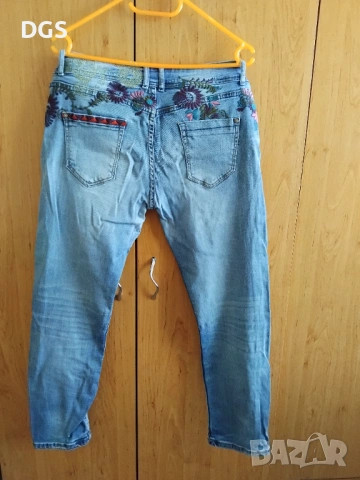Дамски дънки Desigual, снимка 2 - Дънки - 54177525