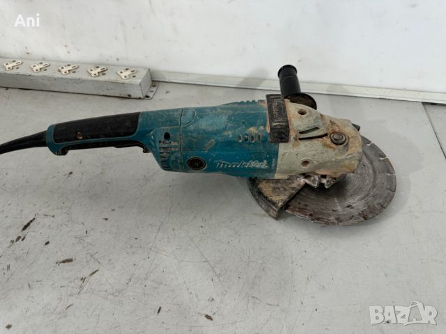 Ъглошлайф - Makita  2000 W, снимка 3 - Циркуляри - 46440427