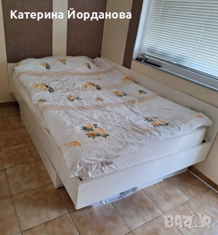 Продавам спалня