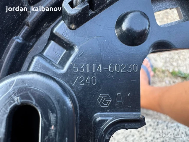 Решетка пред радяторите на Тойота Ланд Крузер 300 Toyota Land Cruiser само за 500лв. 53101-60G70, снимка 7 - Части - 51119943