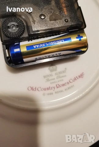 Стенен часовник Royal Albert, английски фин костен порцелан , снимка 6 - Антикварни и старинни предмети - 53251802