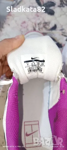 Дамски оригинални маратонки Nike, снимка 2 - Маратонки - 47235228