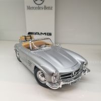 Mercedes-Benz 300SL 1:18, снимка 1 - Колекции - 45471281