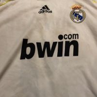 Тениска на Реал Мадрид , снимка 2 - Спортни дрехи, екипи - 45321440