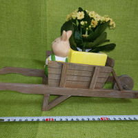 Дървена каручка със саксийка и зайче, снимка 4 - Други стоки за дома - 45072144