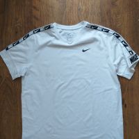 Nike Sportswear - страхотна мъжка тениска Л, снимка 6 - Тениски - 45270530