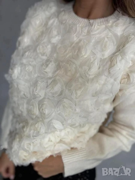 пуловер с рози , снимка 1