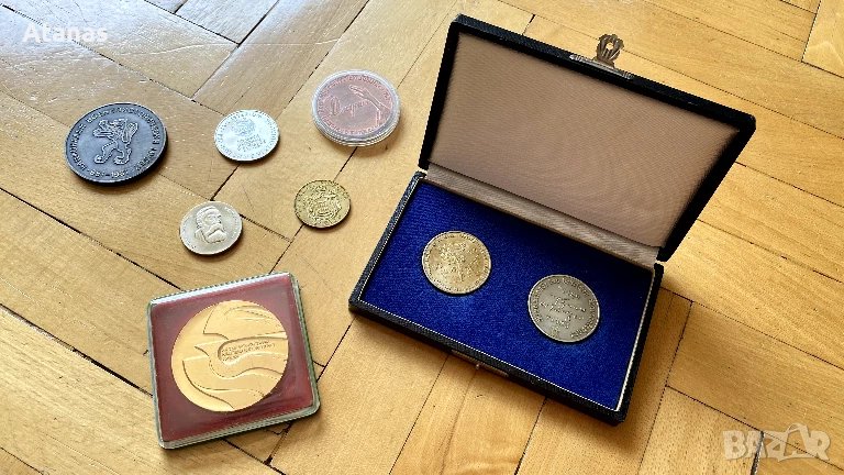 Лот различни монети и плакети, снимка 1