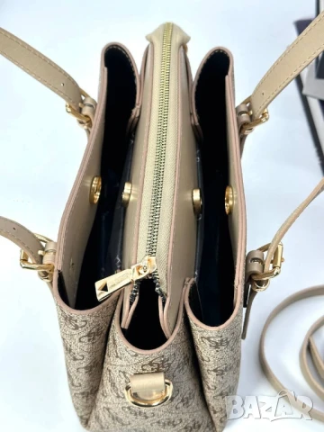 чанти guess , снимка 2 - Чанти - 50595393