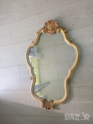 Огледало за стена във винтидж стил