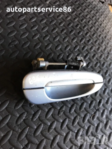 Външна дръжка за задна дясна врата син цвят RHD за Mazda 626 (1998-2001), снимка 3 - Части - 53705239