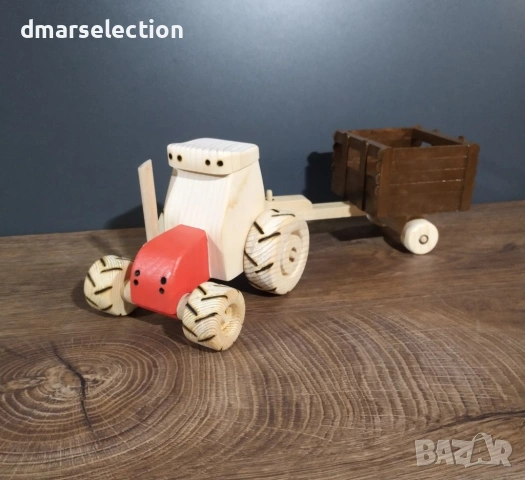 Декоративен дървен трактор с ремарке DMAR 328