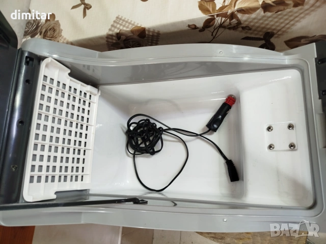 Хладилна чанта за автомобил WAECO 15л./12V, снимка 8 - Хладилни чанти - 54045284