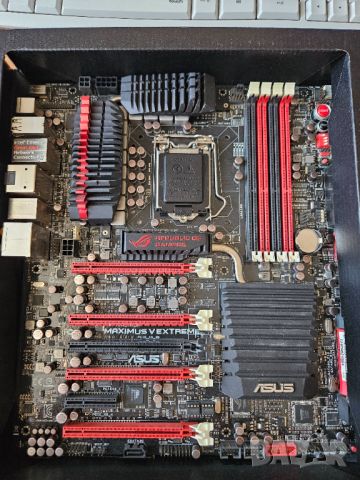 Asus Maximus 5 Extreme - не работеща., снимка 1 - Дънни платки - 46498807