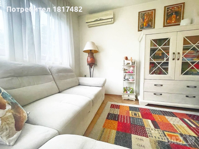 БЕЗ КОМИСИОНА! Луксозен апартамент в  идеален център , до  църква Св.Николай Чудотворец, снимка 2 - Апартаменти - 51615074