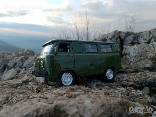 Модел-играчка УАЗ-452 в мащаб 1:24, снимка 18 - Колекции - 44280146