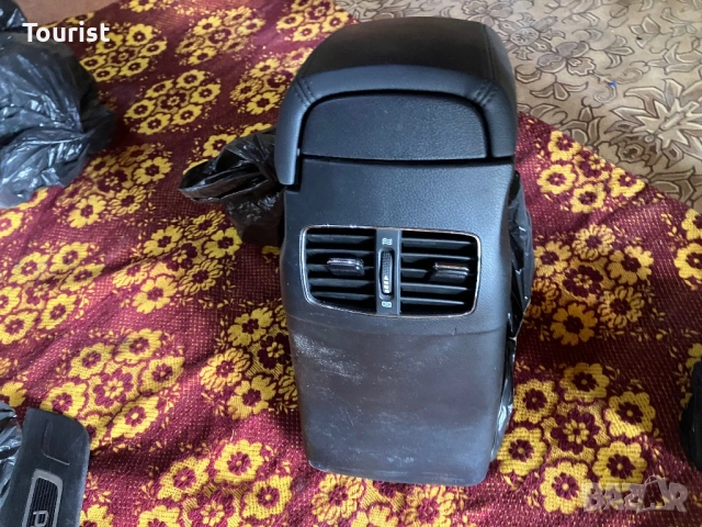 Конзола подлакатник kia ceed, снимка 4 - Части - 53394695