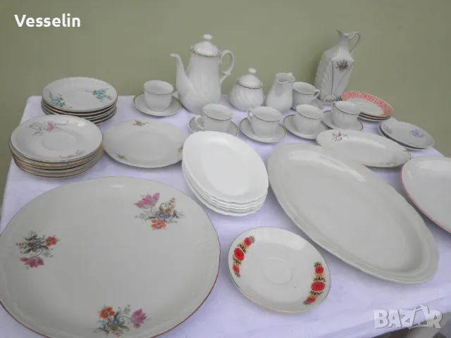 Стари порцеланови и стъклени чинии, купи, сервизи подстакани и др.