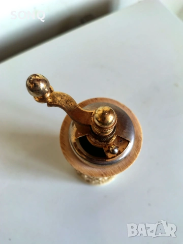 Прекрасна Резбована Мелничка За Сол И Пипер, снимка 7 - Аксесоари за кухня - 53983320