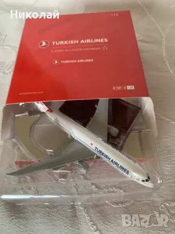 Метален колекционерски модел на самолет Boeing 787-9 Dreamliner на Turkish Airlines, снимка 12 - Колекции - 48260657