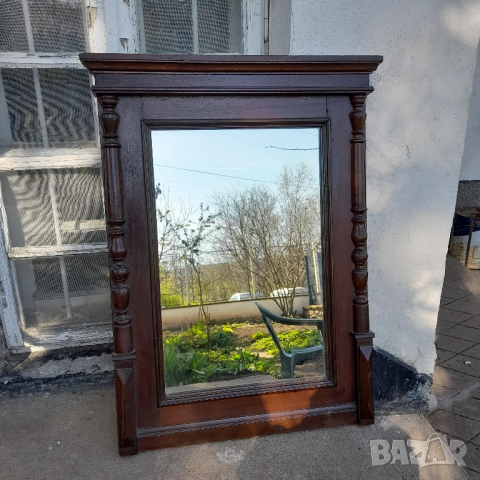Старинно автентично огледало с дървена рамка с орнаменти, снимка 1 - Антикварни и старинни предмети - 44973775