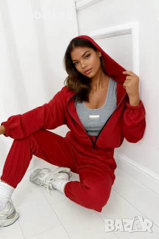 Дамски комплект анцуг Gloria, суитшърт и 7/8 панталон, 3цвята , снимка 11 - Комплекти - 51625350