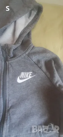 Детски суитчър Nike 137/146, снимка 4 - Детски якета и елеци - 50269048