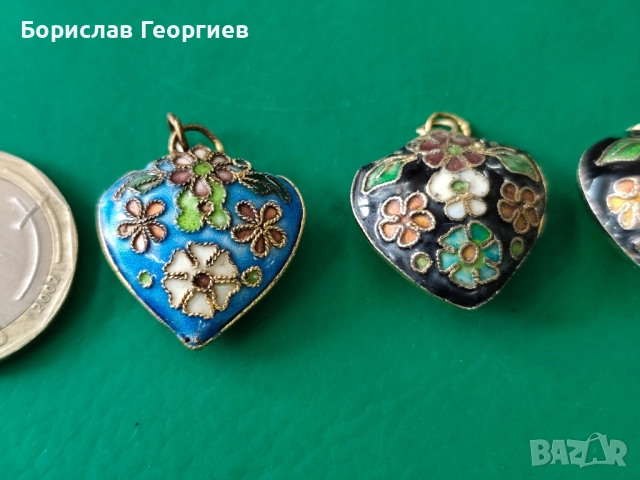 Медальон АРТ ДЕКО БРОНЗОВО СЪРЧИЦЕ с Клетъчен Емайл, снимка 2 - Колиета, медальони, синджири - 52049670