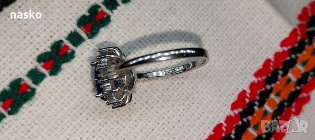 Дамски пръстен с циркони, снимка 7 - Антикварни и старинни предмети - 46410326
