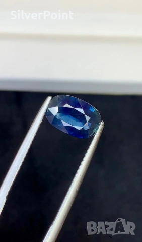 Сапфир син от Сиам с швейцарски сертификат 