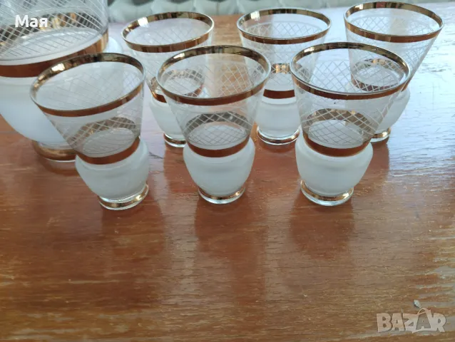 Винтидж чаши за ракия със златен кант от средата на миналия век, снимка 11 - Чаши - 50280239
