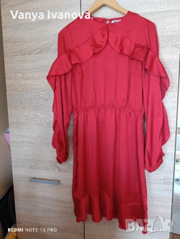 Gina Tricot червена рокля за повод М размер , снимка 6 - Рокли - 51363283