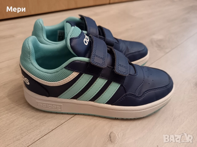 Спортни обувки Адидас 35 номер , снимка 4 - Детски маратонки - 52872452