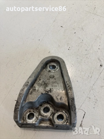 Държач скоба за KIA Sportage 2.0 16V (2007) бензин 2E000