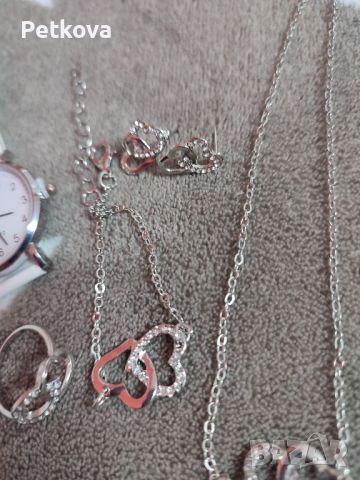 Дамски подаръчен комплект, часовник, гривна, колие, пръстен, обеци , снимка 3 - Обеци - 45559919
