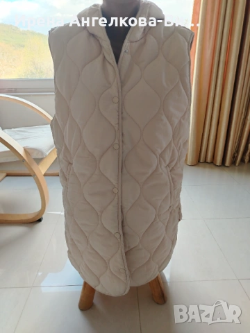 Дамски елек с качулка