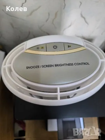 Нощна лампа с радио часовник и будилник Philips., снимка 4 - Настолни лампи - 49810673