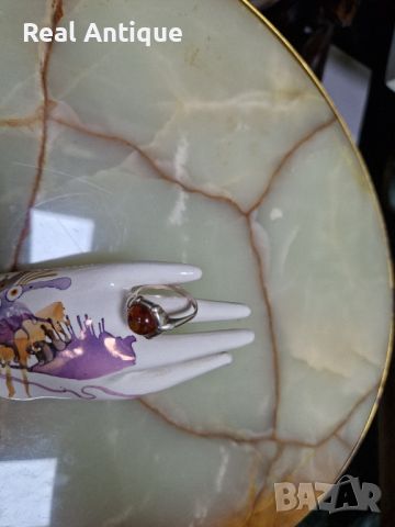 Винтиж страхотен антикварен сребърен пръстен с кехлибар , снимка 1 - Антикварни и старинни предмети - 46241035