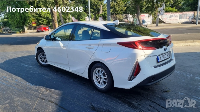 Toyota Prius 1.8 Plug in, снимка 6 - Автомобили и джипове - 51801748