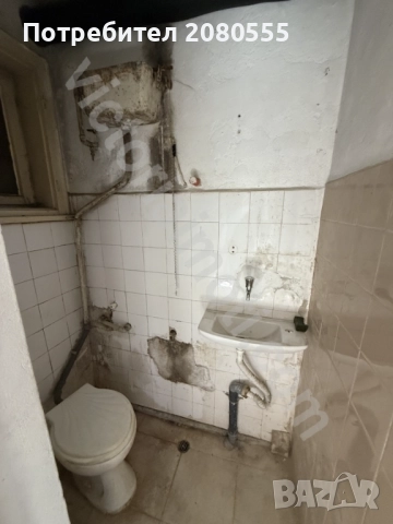 Просторен етаж с гараж, склад, сутерен и таван!, снимка 2 - Етаж от къща - 51962578