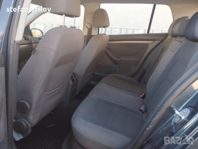 VW Golf 5 1.6 FSI, снимка 9 - Автомобили и джипове - 53615212
