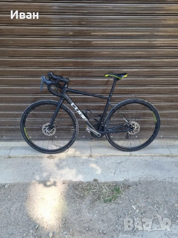 Шосейно колело Cube attain race 2022г