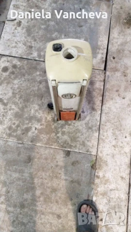 Много стари прахосмукачки, снимка 2 - Антикварни и старинни предмети - 50917035