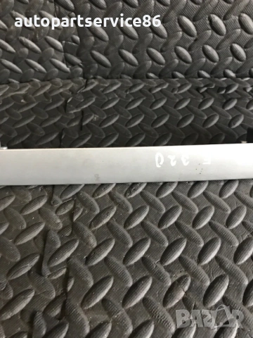 Номерна табела за багажник сребърна за Mercedes E Class W210 (2001) 2107400040, снимка 2 - Части - 54040783