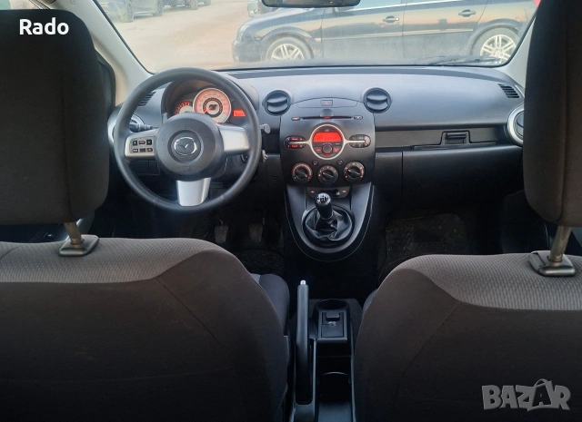 Мазда 2 2011г 1.3i, снимка 4 - Автомобили и джипове - 53886903