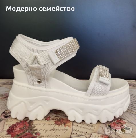 Дамски летни сандали в бяло на платформа , снимка 2 - Сандали - 46404282