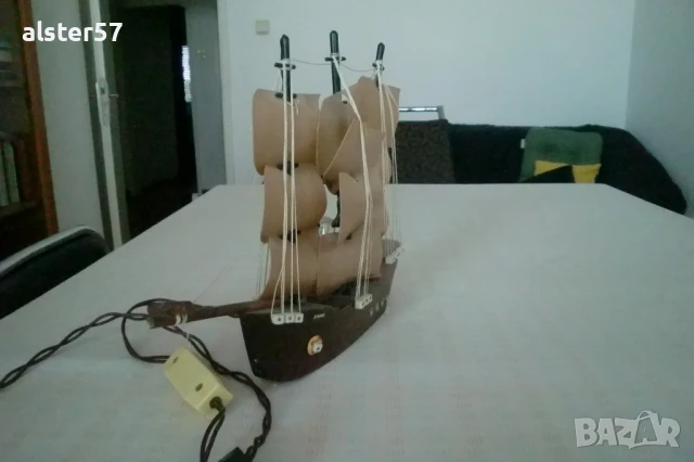 Дървен макет на платноход-с функция на нощна лампа, снимка 6 - Антикварни и старинни предмети - 50814144