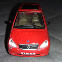 Mercedes Benz A140 Red Hongwell 1/43, снимка 6 - Колекции - 39764963