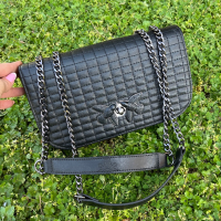 Нова дамска чанта Pinko топ цена, снимка 1 - Чанти - 44961404