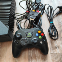 XBox Classic ХАКНАТ С Качени 24 Игри На Хард Диска, снимка 2 - Xbox конзоли - 44980139